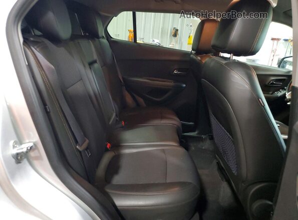 KL7CJPSB0KB811366 2019 CHEVROLET TRAX Silver Rear seats view