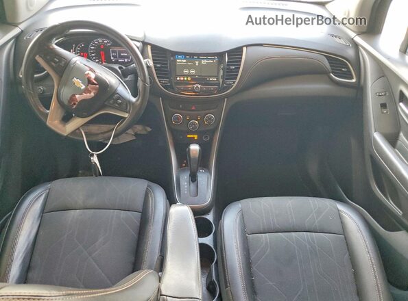 KL7CJPSB0KB867257 2019 CHEVROLET TRAX Gray Dashboard view