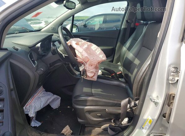 KL7CJPSB1MB329718 2021 CHEVROLET TRAX Silver წინა სალონის ხედი