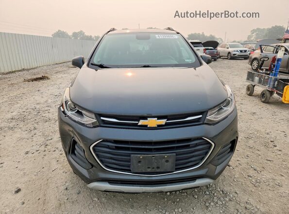KL7CJPSB3JB593597 2018 CHEVROLET TRAX Gray Вид спереду