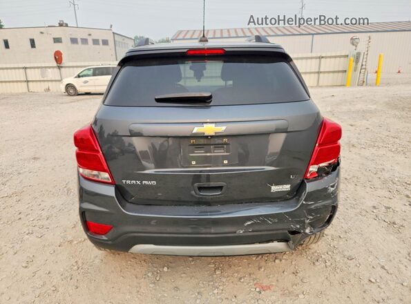 KL7CJPSB3JB593597 2018 CHEVROLET TRAX Gray Вид ззаду