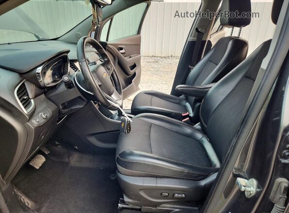 KL7CJPSB3JB593597 2018 CHEVROLET TRAX Gray Вид салону спереду