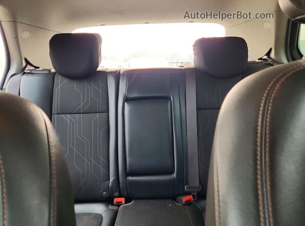 KL7CJPSB3JB593597 2018 CHEVROLET TRAX Gray Вид задніх сидінь