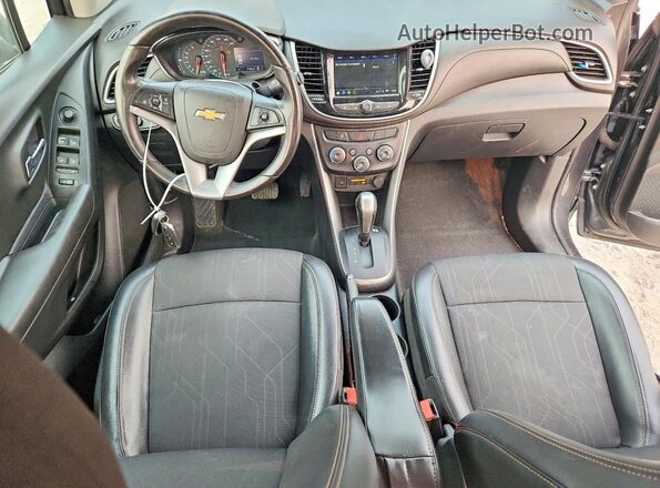 KL7CJPSB3JB593597 2018 CHEVROLET TRAX Gray Вид панелі приладів