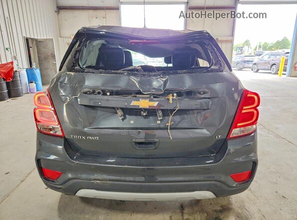 KL7CJPSB3JB717786 2018 CHEVROLET TRAX Угольный Вид сзади