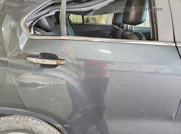 KL7CJPSB3JB717786 2018 CHEVROLET TRAX Угольный Вид задних сидений