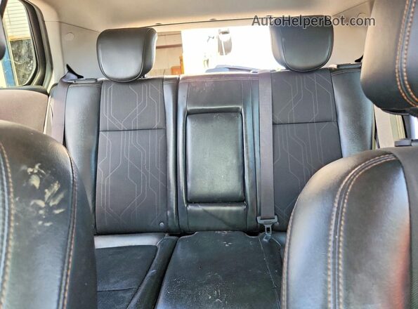 KL7CJPSB7JB661285 2018 CHEVROLET TRAX Silver Вид задніх сидінь