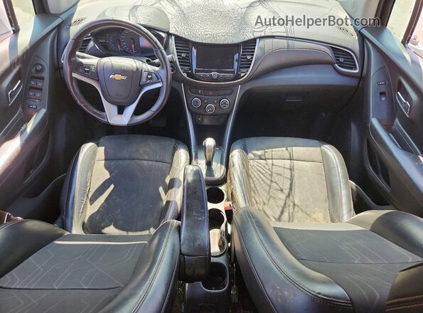 KL7CJPSB7JB661285 2018 CHEVROLET TRAX Silver Вид панелі приладів