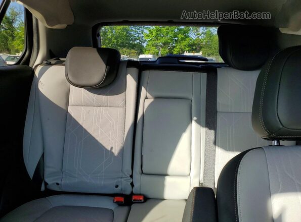 KL7CJPSBXLB330865 2020 CHEVROLET TRAX Синий Вид задних сидений