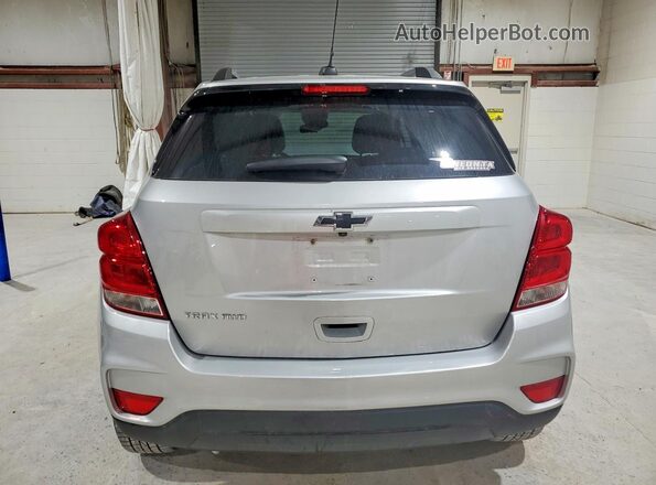 KL7CJPSM0NB538922 2022 CHEVROLET TRAX Silver Вид ззаду