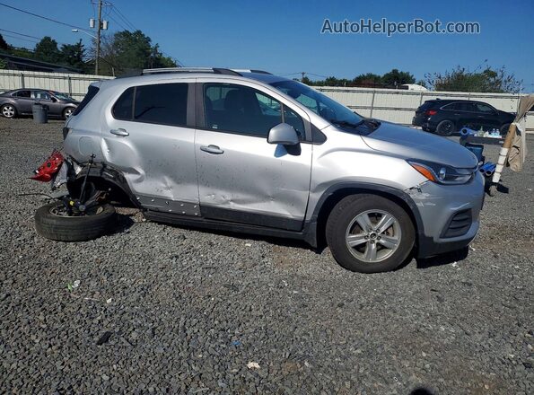 KL7CJPSM5MB374565 2021 CHEVROLET TRAX Silver Delantero derecho
