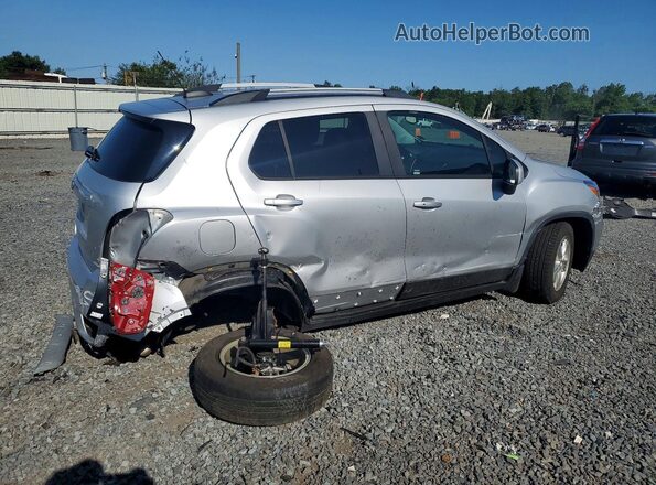 KL7CJPSM5MB374565 2021 CHEVROLET TRAX Silver Trasero derecho