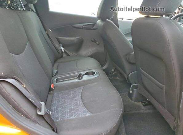 KL8CB6SA3LC408942 2020 CHEVROLET SPARK Orange Vista de los asientos traseros
