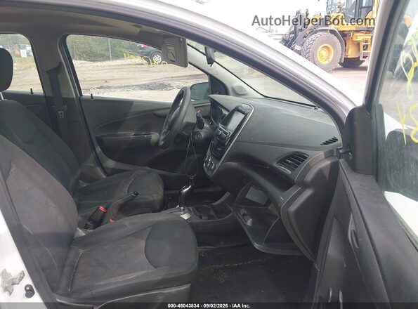 KL8CB6SA8GC628633 2016 CHEVROLET SPARK White Սալոնի դիմացի տեսք