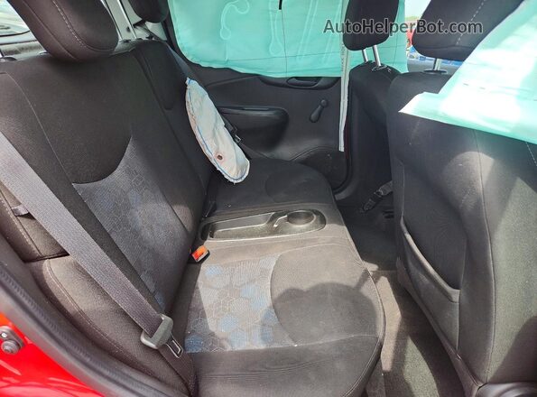 KL8CB6SA8HC829823 2017 CHEVROLET SPARK Red Vista de los asientos traseros