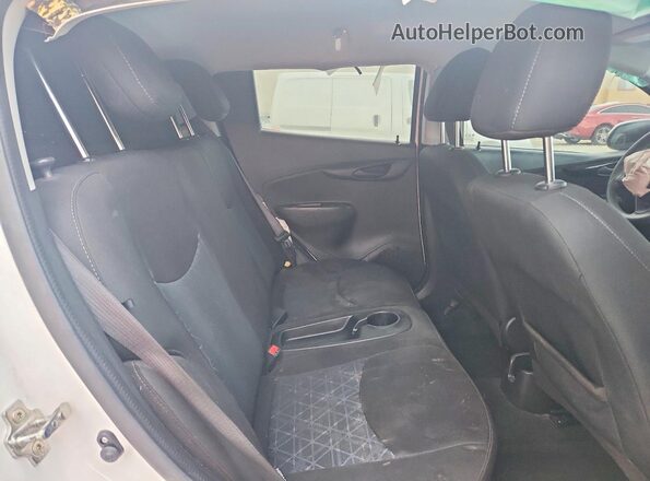KL8CD6SA0NC038708 2022 CHEVROLET SPARK White Rear seats view
