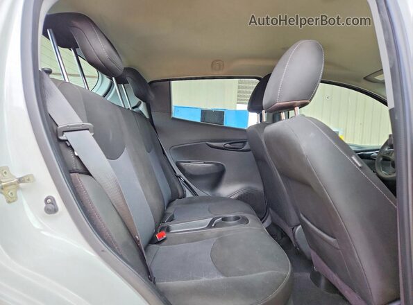 KL8CD6SAXMC717349 2021 CHEVROLET SPARK White Вид задніх сидінь