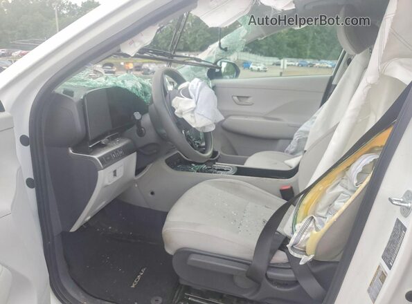 KM8HACAB9SU219421 2025 HYUNDAI KONA White Vista interior delantera