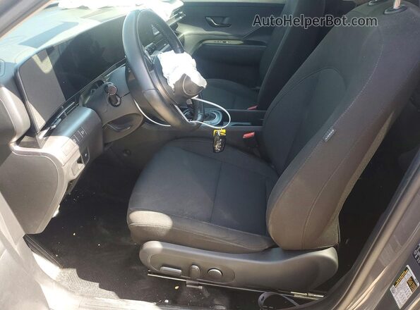 KM8HB3AB8RU041296 2024 HYUNDAI KONA Серый Вид салона спереди