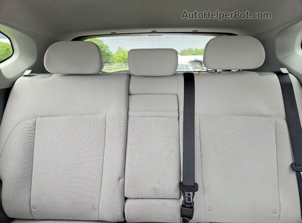 KM8HBCAB4RU152525 2024 HYUNDAI KONA Silver Vista de los asientos traseros