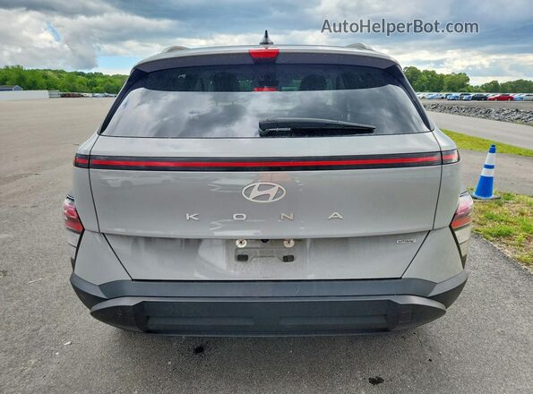 KM8HBCAB4RU152525 2024 HYUNDAI KONA Silver Vista trasera