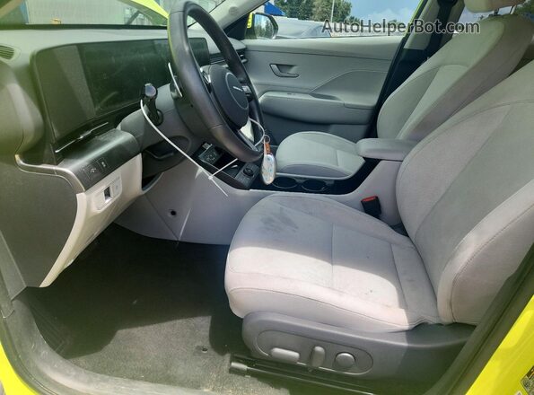 KM8HC3A69SU019782 2025 HYUNDAI KONA Green Widok wnętrza z przodu