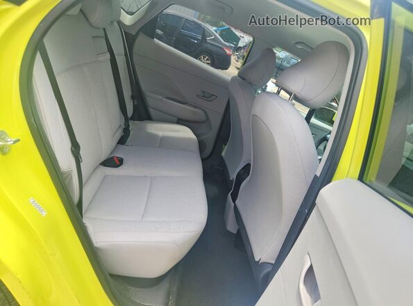 KM8HC3A69SU019782 2025 HYUNDAI KONA Green Widok wnętrza z tyłu