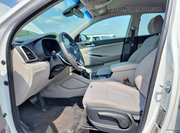 KM8J2CA49LU135598 2020 HYUNDAI TUCSON Белый Вид салона спереди