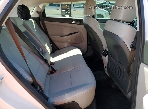 KM8J33AL8LU203359 2020 HYUNDAI TUCSON White Vista de los asientos traseros
