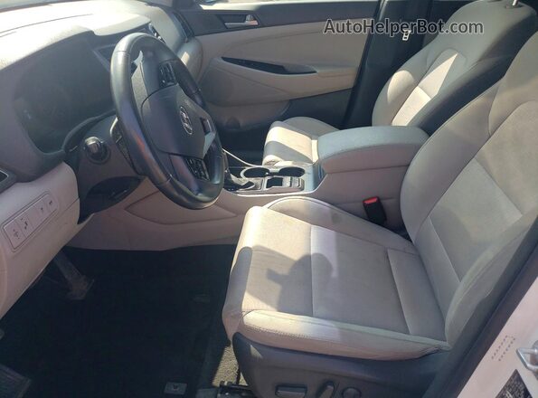 KM8J3CA20JU756849 2018 HYUNDAI TUCSON White Vista interior delantera