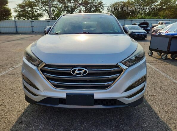 KM8J3CA24GU095075 2016 HYUNDAI TUCSON Silver Vista frontal