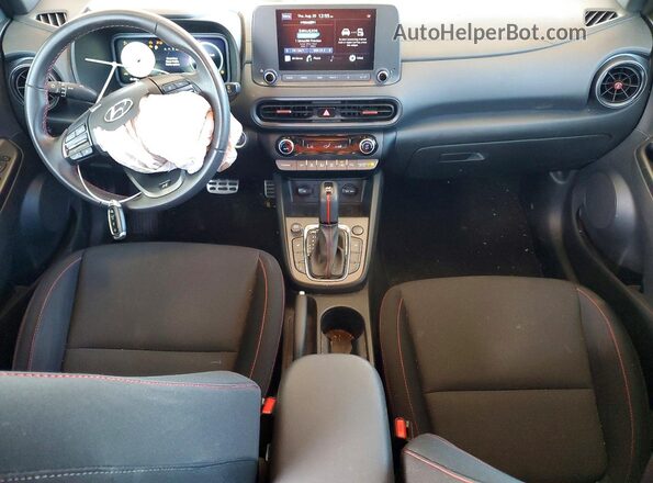 KM8K33A38NU821269 2022 HYUNDAI KONA Белый Вид панели приборов
