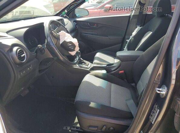 KM8K62AA5LU498327 2020 HYUNDAI KONA Угольный Вид салона спереди