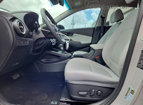 KM8K6CAB2PU042192 2023 HYUNDAI KONA Silver Вид салону спереду