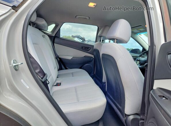 KM8K6CAB2PU042192 2023 HYUNDAI KONA Silver Вид задніх сидінь