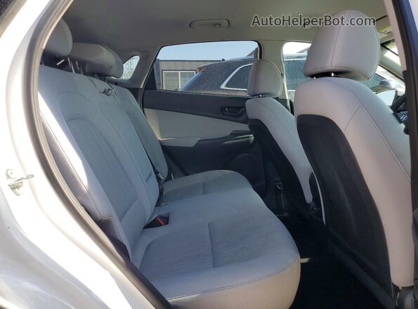 KM8K6CAB4PU967881 2023 HYUNDAI KONA White Սալոնի հետևի տեսք