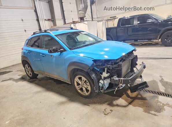 KM8K6CAB7PU939346 2023 HYUNDAI KONA Blue Przód prawy