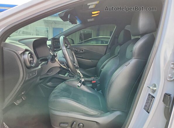 KM8KH3AC9PU009094 2023 HYUNDAI KONA Gray Front interior view