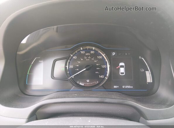 KMHC65LC0JU075205 2018 HYUNDAI IONIQ HYBRID Silver Вид задніх сидінь