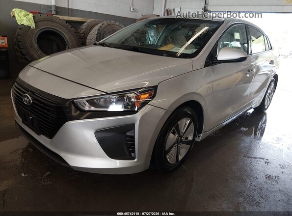 KMHC65LC0JU075205 2018 HYUNDAI IONIQ HYBRID Silver Передня ліва чверть