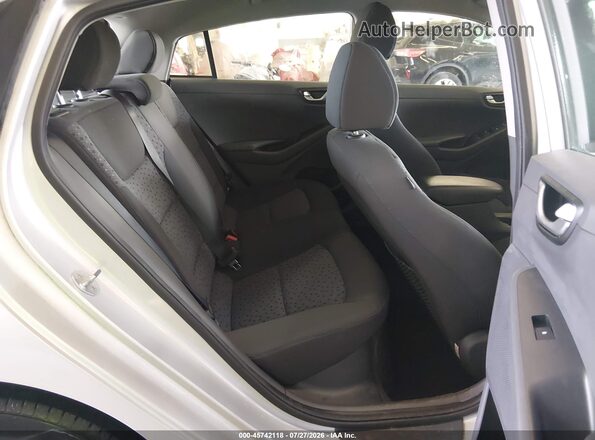 KMHC65LC0JU075205 2018 HYUNDAI IONIQ HYBRID Silver Вид наклейки з VIN-кодом