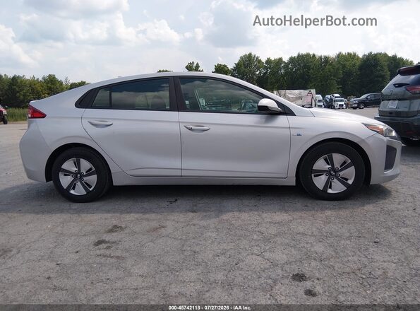 KMHC65LC0JU075205 2018 HYUNDAI IONIQ HYBRID Silver 