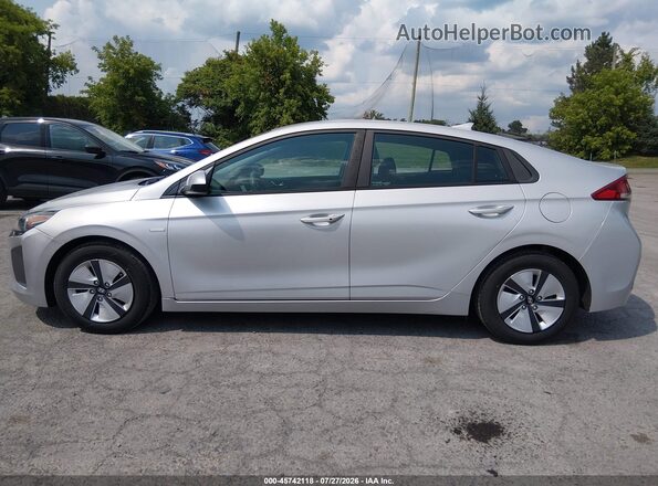 KMHC65LC0JU075205 2018 HYUNDAI IONIQ HYBRID Silver 