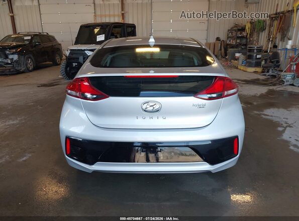 KMHC65LC0JU075527 2018 HYUNDAI IONIQ HYBRID Серебряный 