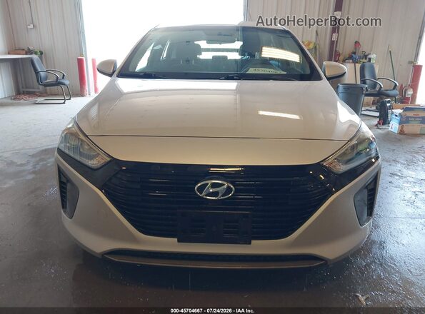 KMHC65LC0JU075527 2018 HYUNDAI IONIQ HYBRID Серебряный Вид задней части салона