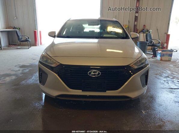 KMHC65LC0JU075527 2018 HYUNDAI IONIQ HYBRID Серебряный Вид спереди