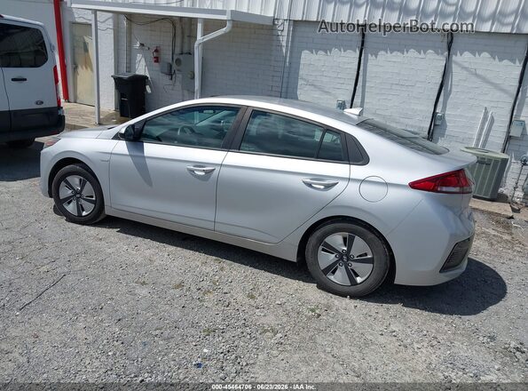 KMHC65LC1JU075892 2018 HYUNDAI IONIQ HYBRID Silver 360 interior view