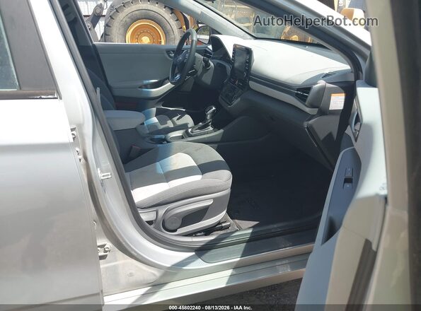 KMHC65LC1LU220710 2020 HYUNDAI IONIQ HYBRID Silver Widok wnętrza z przodu