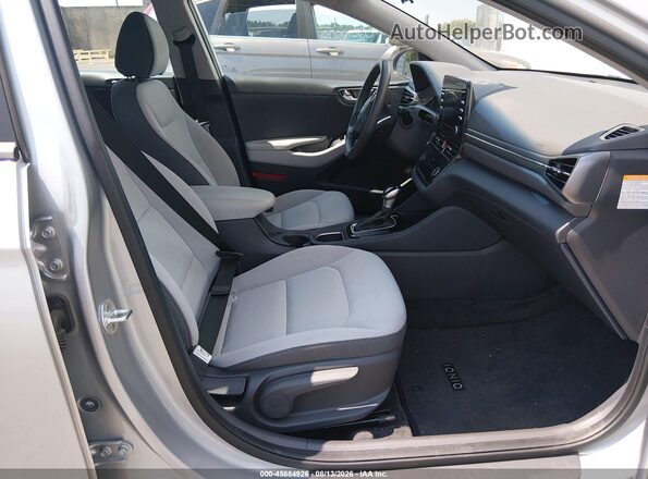 KMHC65LC1MU246662 2021 HYUNDAI IONIQ HYBRID Silver Вид салону спереду