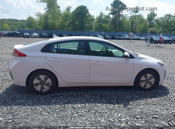 KMHC65LC1MU247049 2021 HYUNDAI IONIQ HYBRID White Вид задньої частини салону